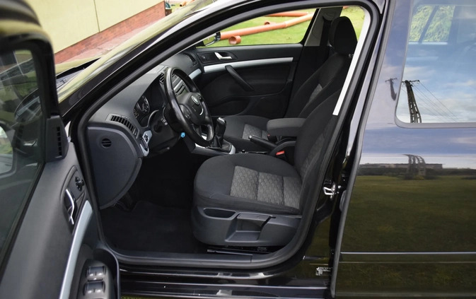 Skoda Octavia cena 24900 przebieg: 243700, rok produkcji 2011 z Pisz małe 154